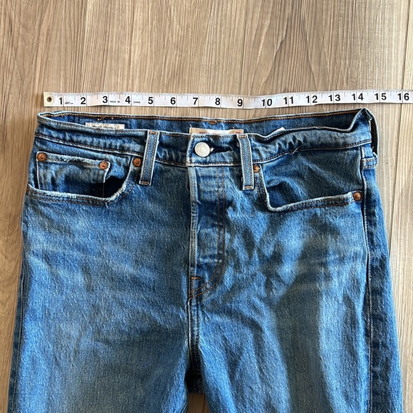 Levi’s Wedgie Straight Jeans Medium Wash - Size 28 - Picture 7 of 7